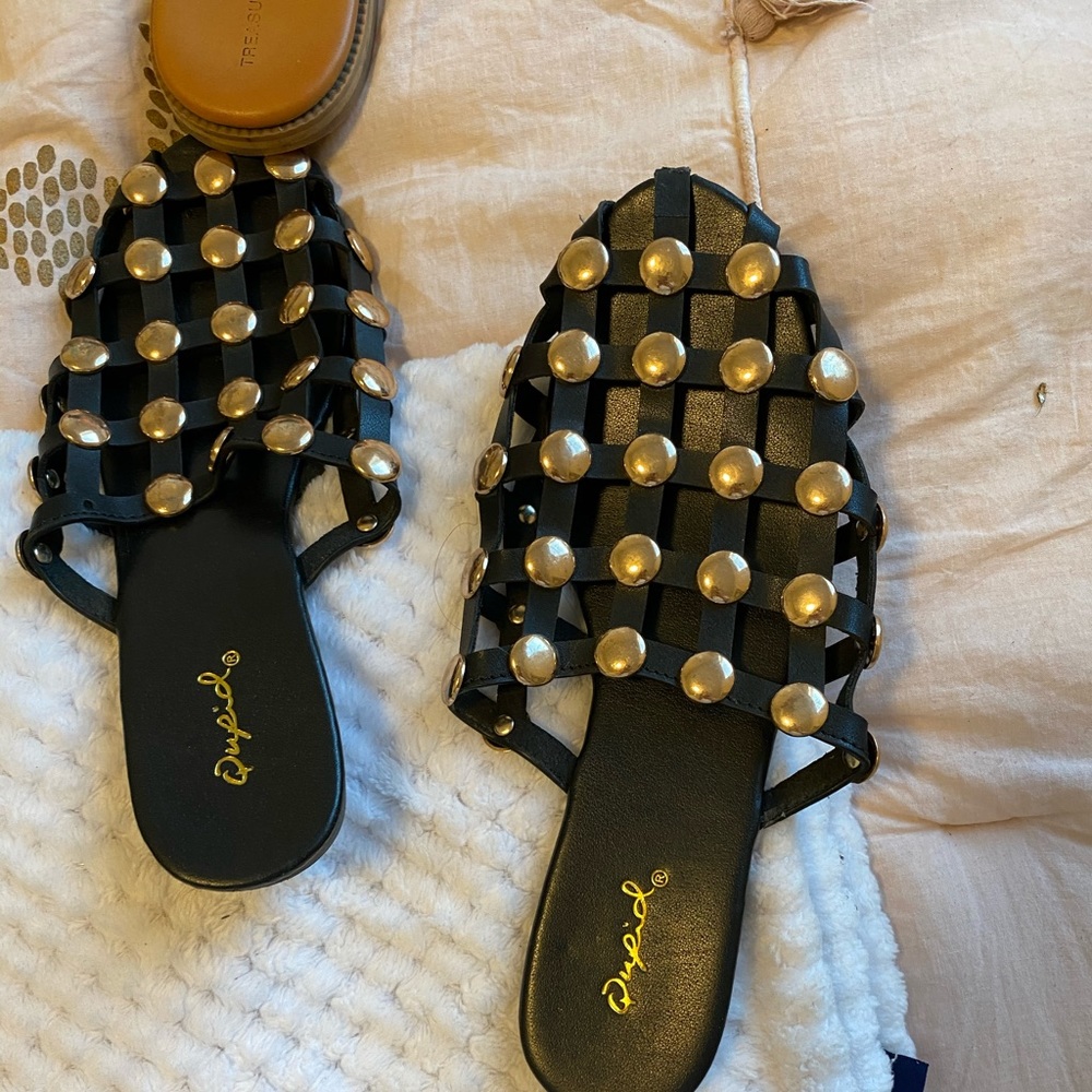 Qupid slip ons